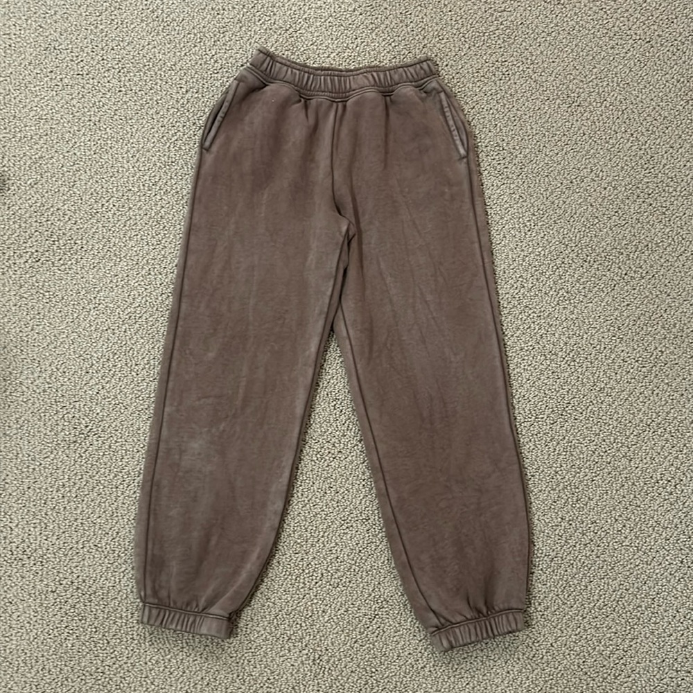 BRAND NEW- WITH TAG brown gap sweatpants